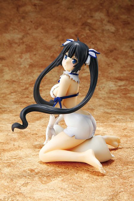 Hestia Figure with Pillow 1